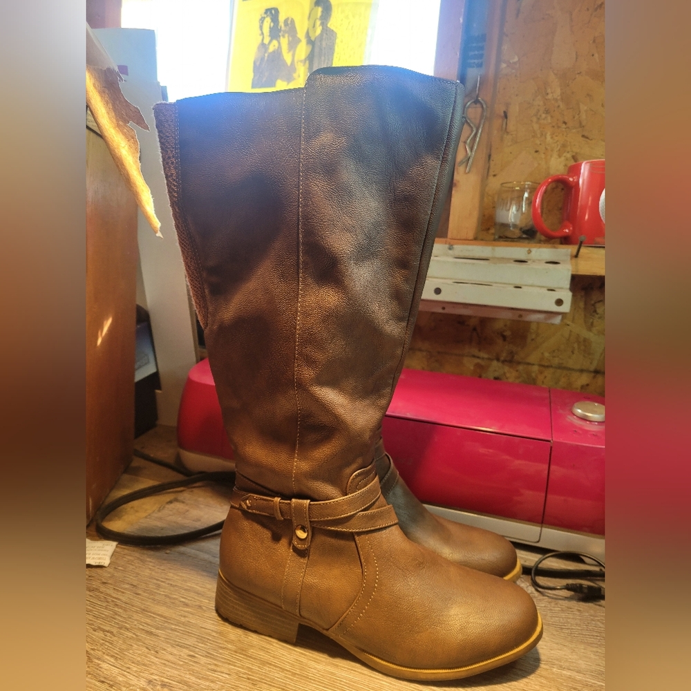 Life Stride NWT Brown Knee-High Boots Xtrovert Wide Calf Size 7.5